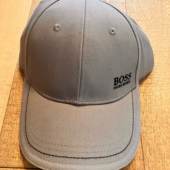 Hugo Boss Gray Cap - Picture 2 of 10